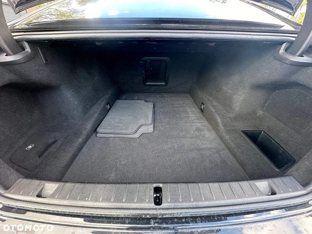 BMW Seria 7 740d xDrive - 24