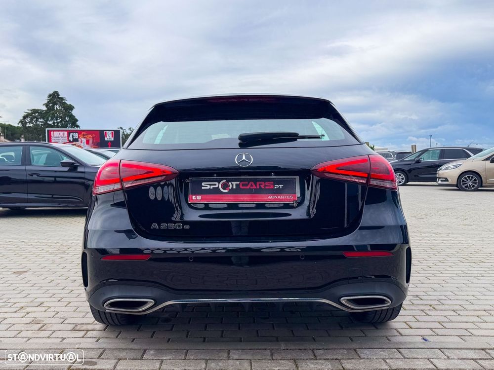 Mercedes-Benz A 250 e AMG Line - 8