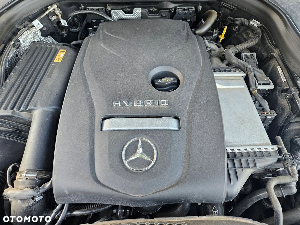 Mercedes-Benz GLC 300 e 4-Matic - 38