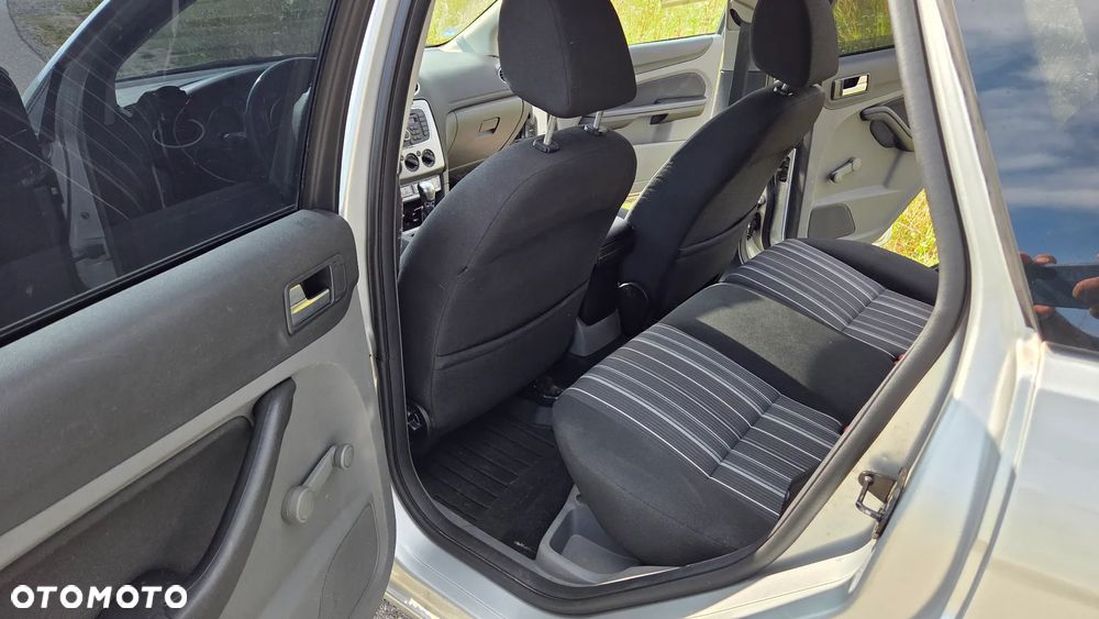 Ford Focus 1.6 Trend EU5 - 14