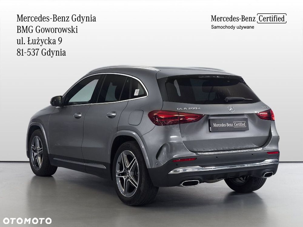 Mercedes-Benz GLA - 4