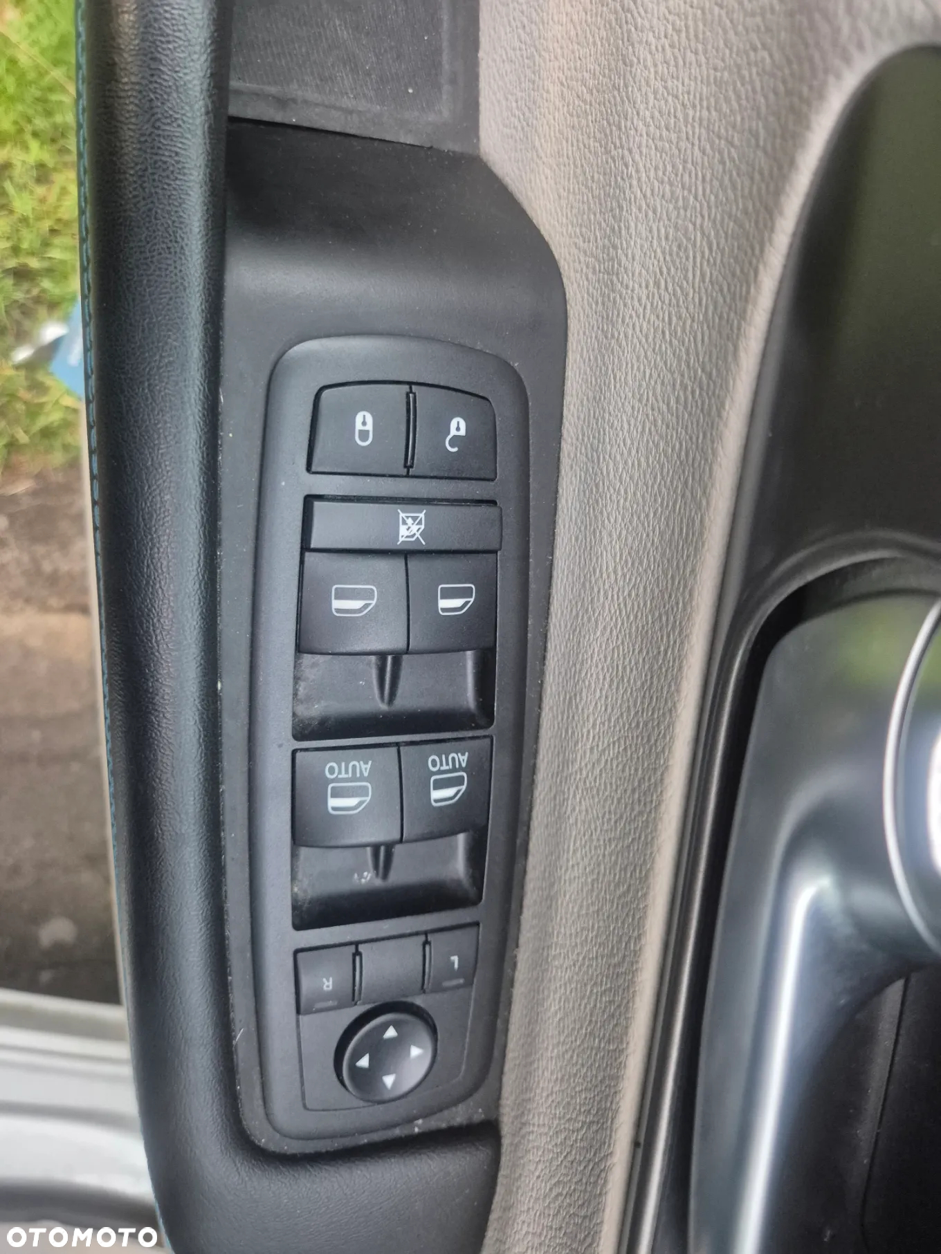 Chrysler Pacifica - 17