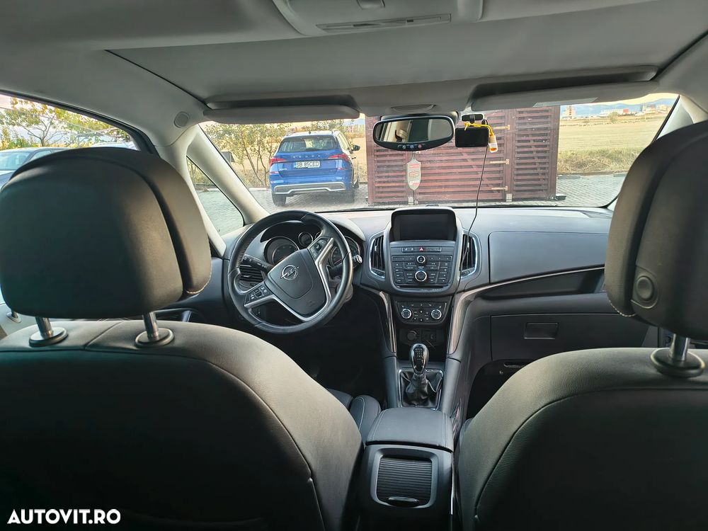 Opel Zafira - 17