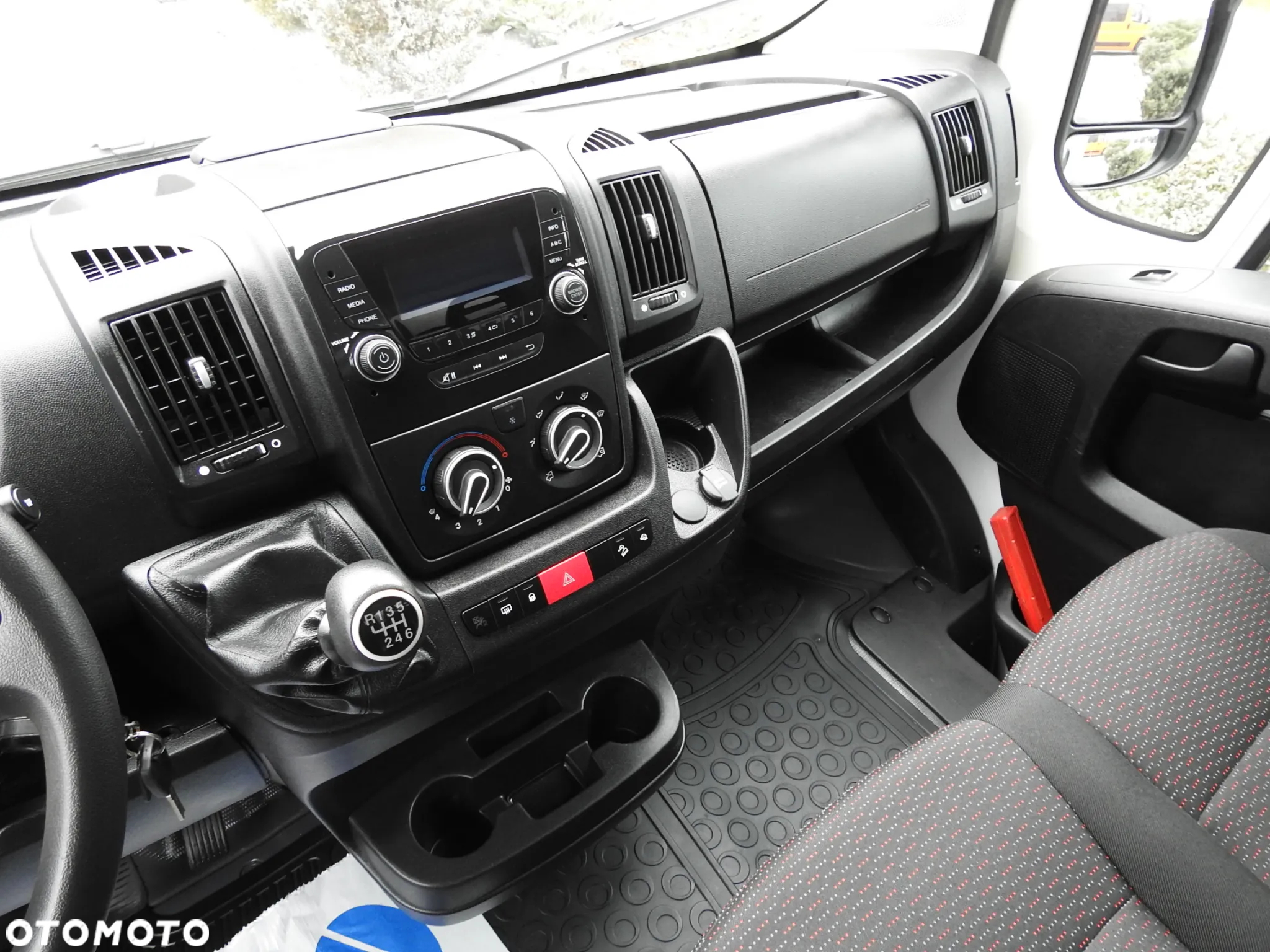 Peugeot BOXER KONTENER WINDA 8 PALET TEMPOMAT KLIMATYZACJA 140KM [ V05055 ] - 26