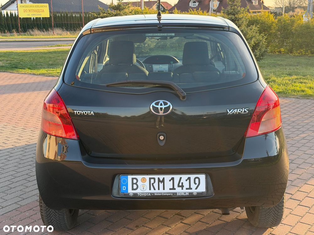 Toyota Yaris 1.3 VVT-i Multi Mode Sol - 4