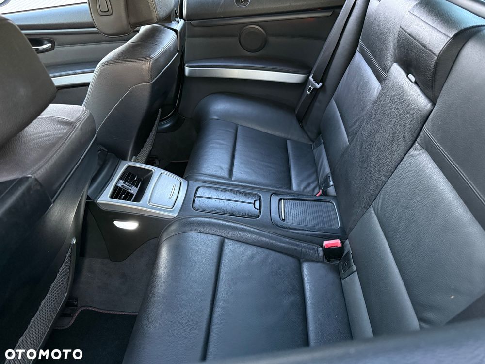 BMW Seria 3 320i Edition Exclusive - 15