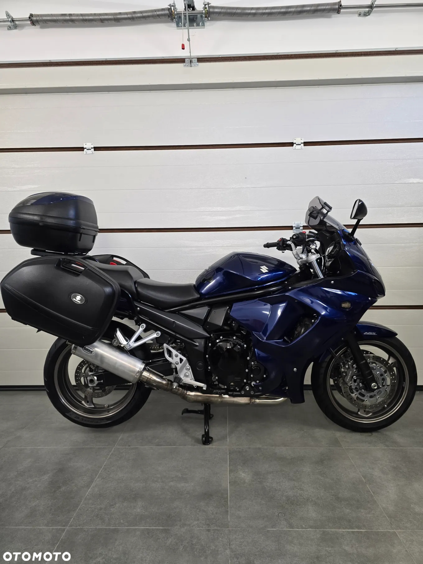 Suzuki GSX - 16