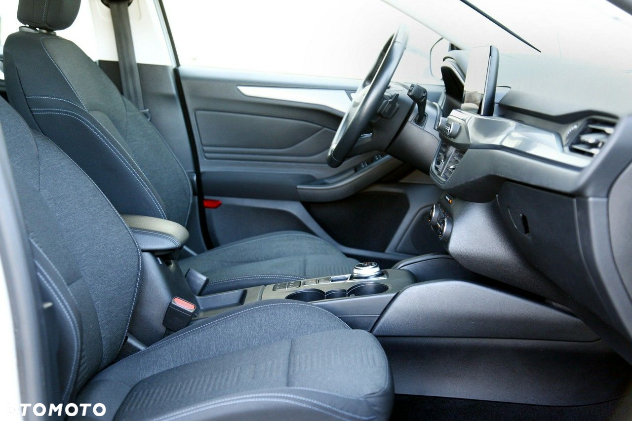 Ford Focus Turnier 1.5 EcoBlue Start-Stopp-System TITANIUM DESIGN - 11