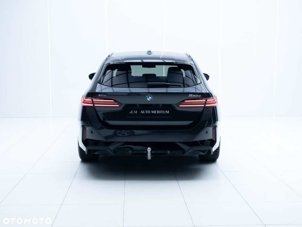 BMW Seria 5 520d xDrive - 12