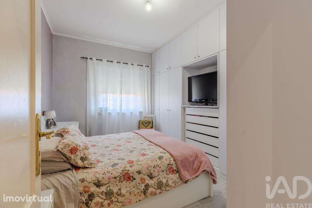 Apartamento T4 em Almada, Cova da Piedade, Pragal e Cacilhas de 92 m2 - Grande imagem: 4/36