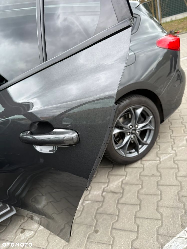 Ford Focus 1.5 EcoBoost ST-Line - 14