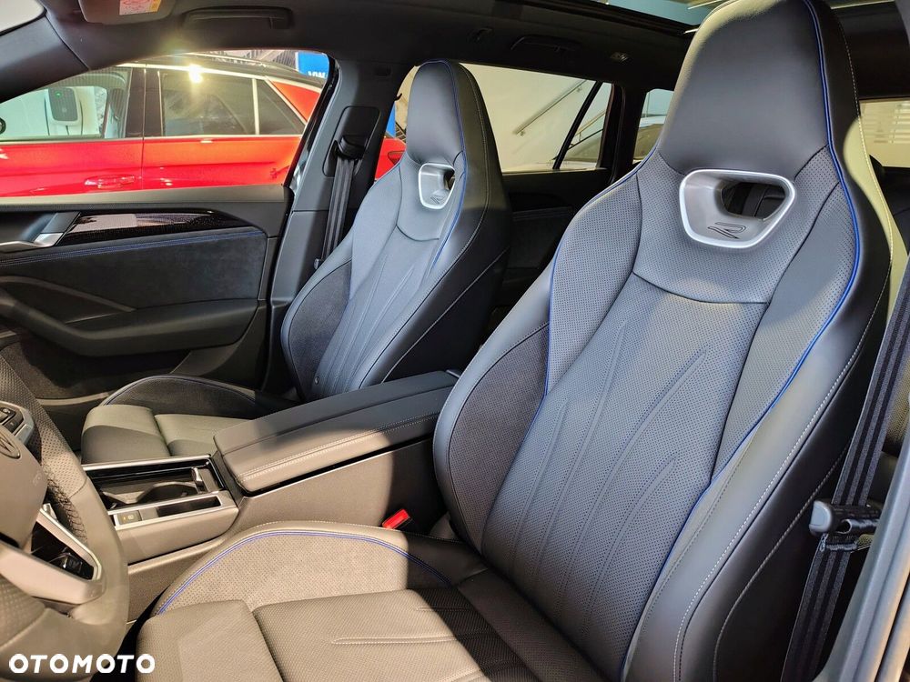 Volkswagen Passat - 20