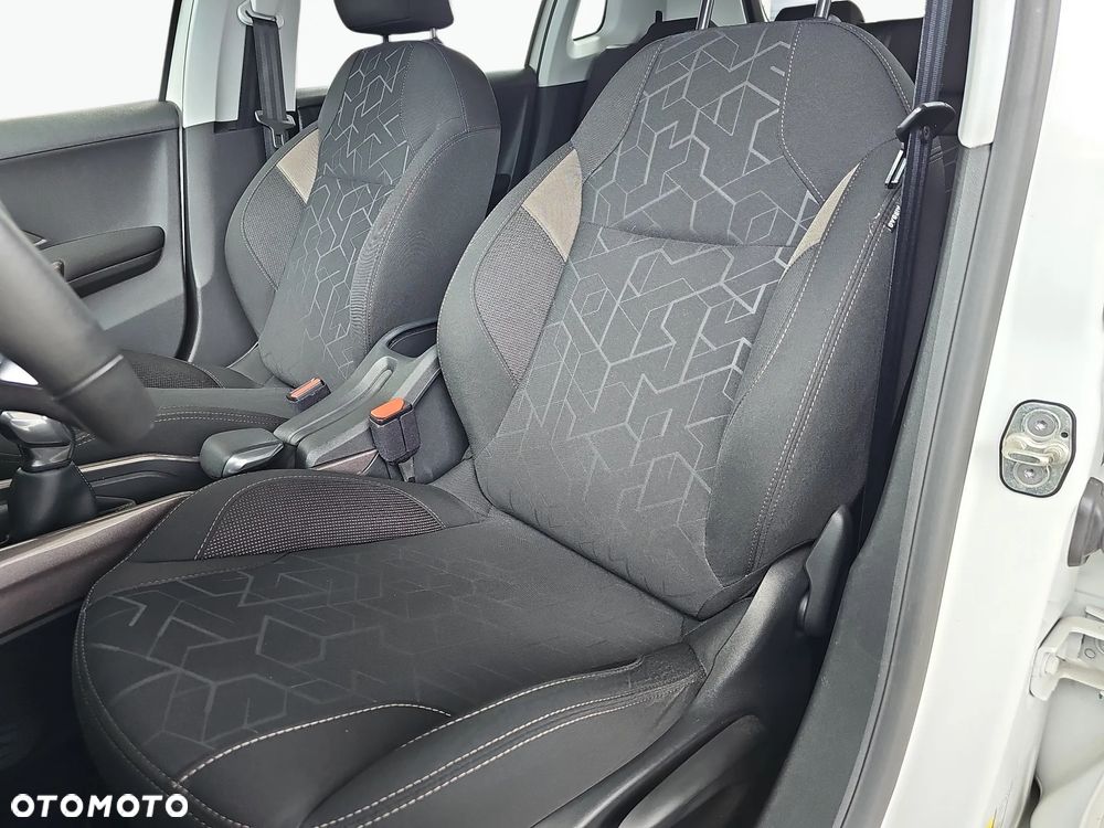 Peugeot 2008 1.2 Pure Tech Allure S&S - 11