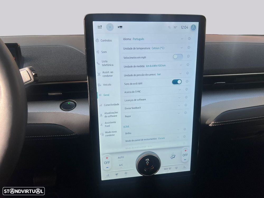 Ford Mustang Mach-E 75.7 kWh Premium AWD - 32