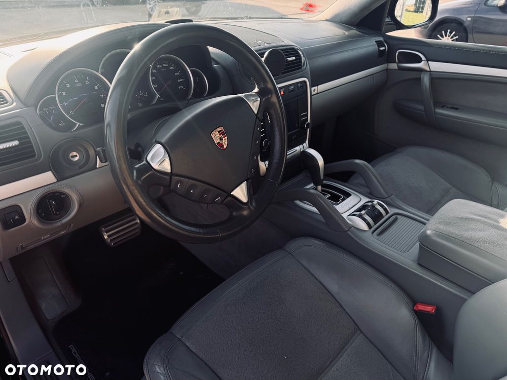Porsche Cayenne Tiptronic S GTS - 12