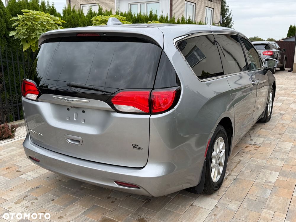 Chrysler Pacifica - 9