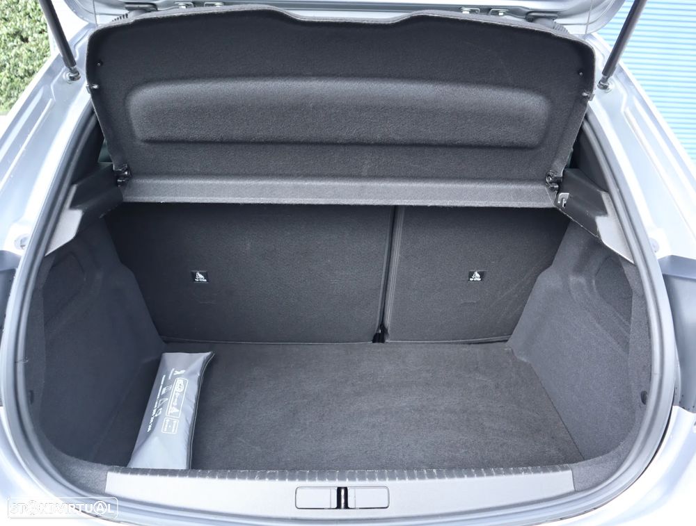 Peugeot 208 1.2 Hybrid Allure e-DCS6 - 49