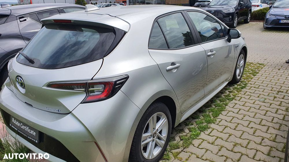 Toyota Corolla 1.8 HSD Business - 18