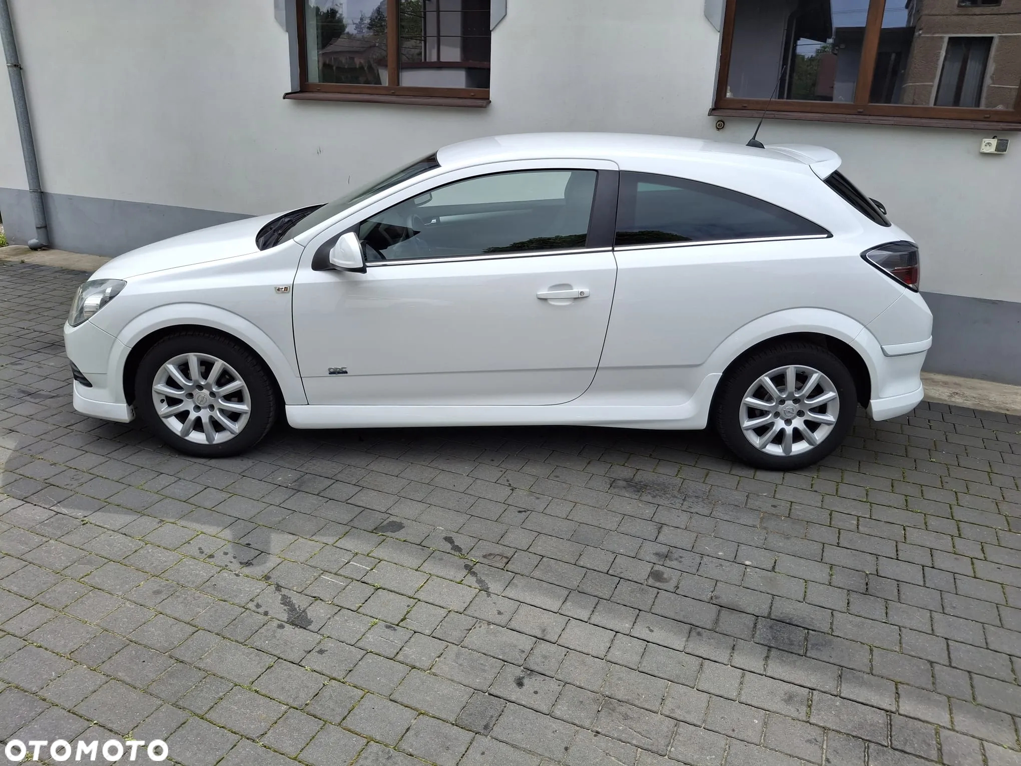 Opel Astra GTC 1.6 - 30