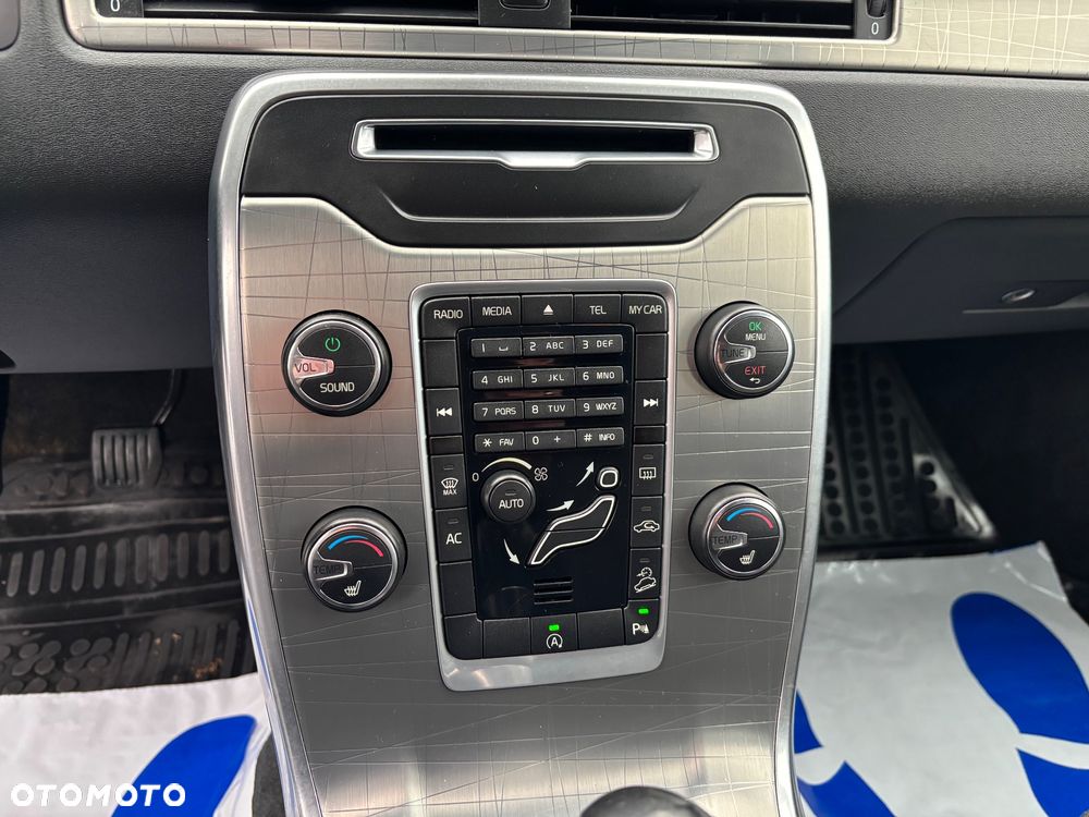 Volvo XC 70 D5 AWD Edition Pro - 23