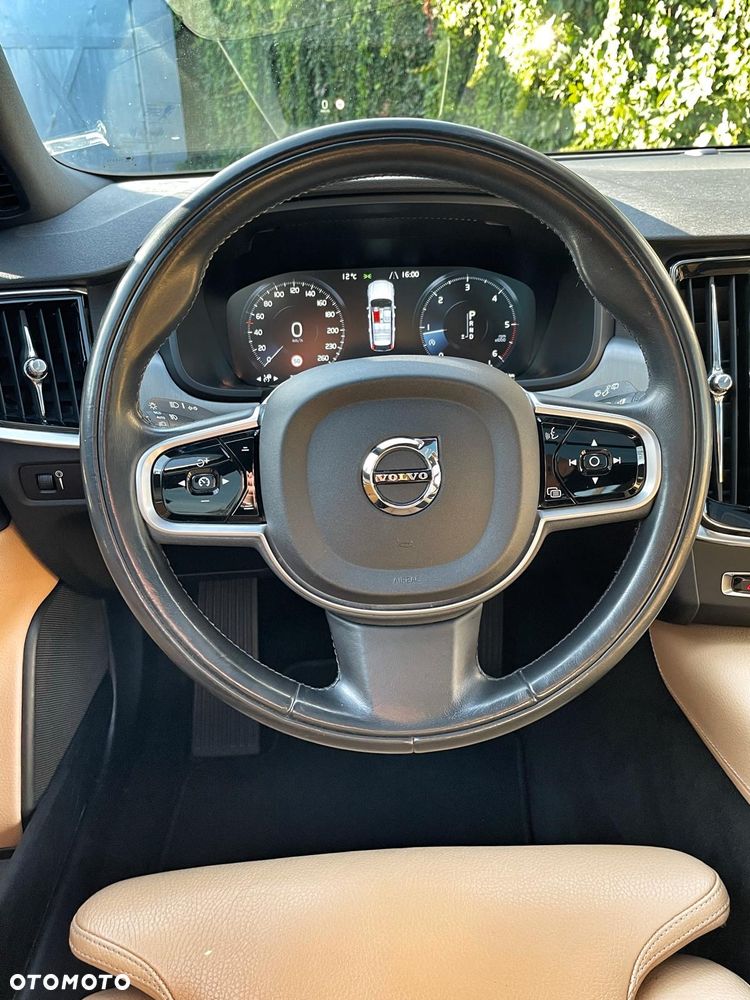Volvo V90 D4 AWD Momentum - 10