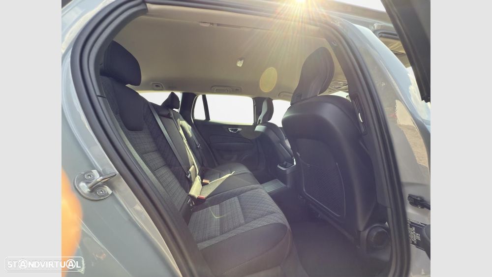 Volvo V60 2.0 T6 AWD TE Essential - 19