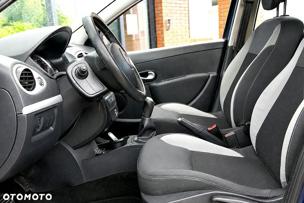 Renault Clio - 12