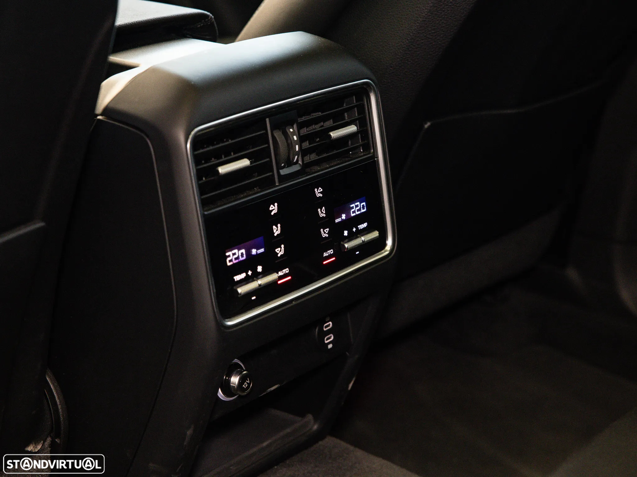 Porsche Cayenne Coupé E-Hybrid - 38