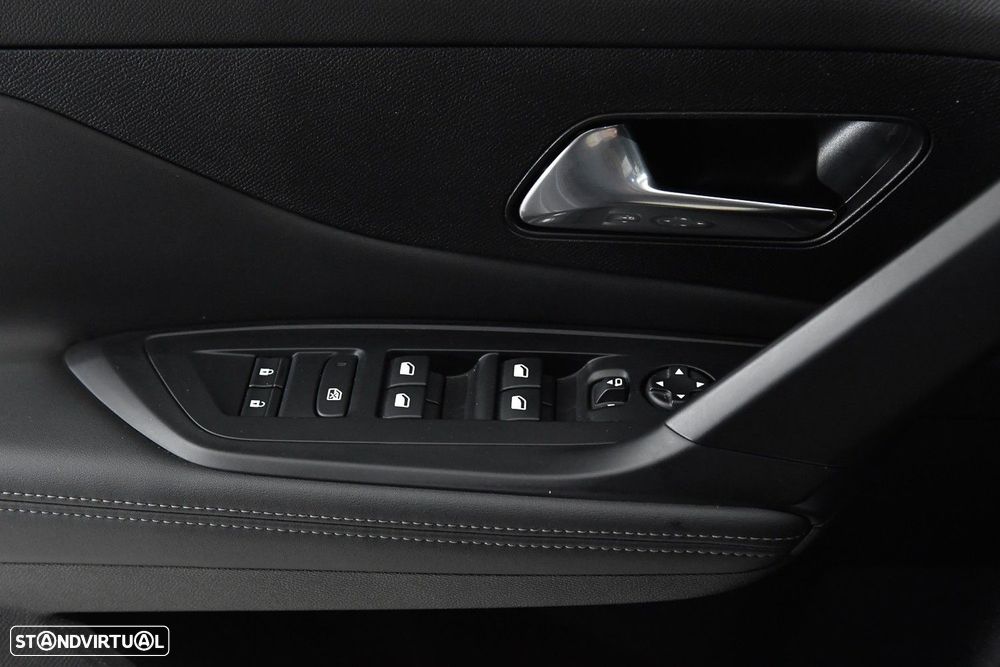 Peugeot 308 SW 1.2 PureTech Allure Pack EAT8 - 26