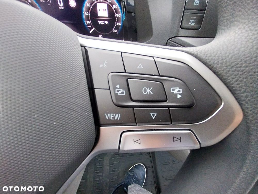 Volkswagen Crafter 35 Furgon z wysokim dachem silnik: 2,0 l EU6 SCR 140 KM / skrzynia biegów: Przedni napęd manualna 6-biegowa rozstaw osi: 3640 mm - 17