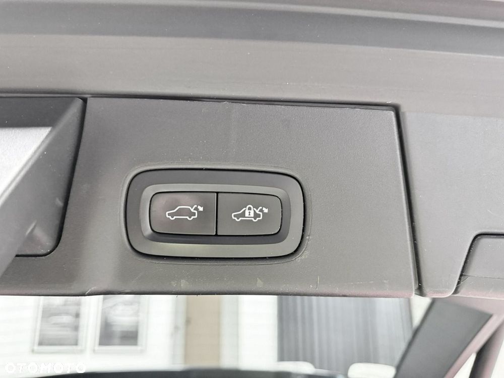 Volvo V90 D5 AWD Geartronic Inscription - 28