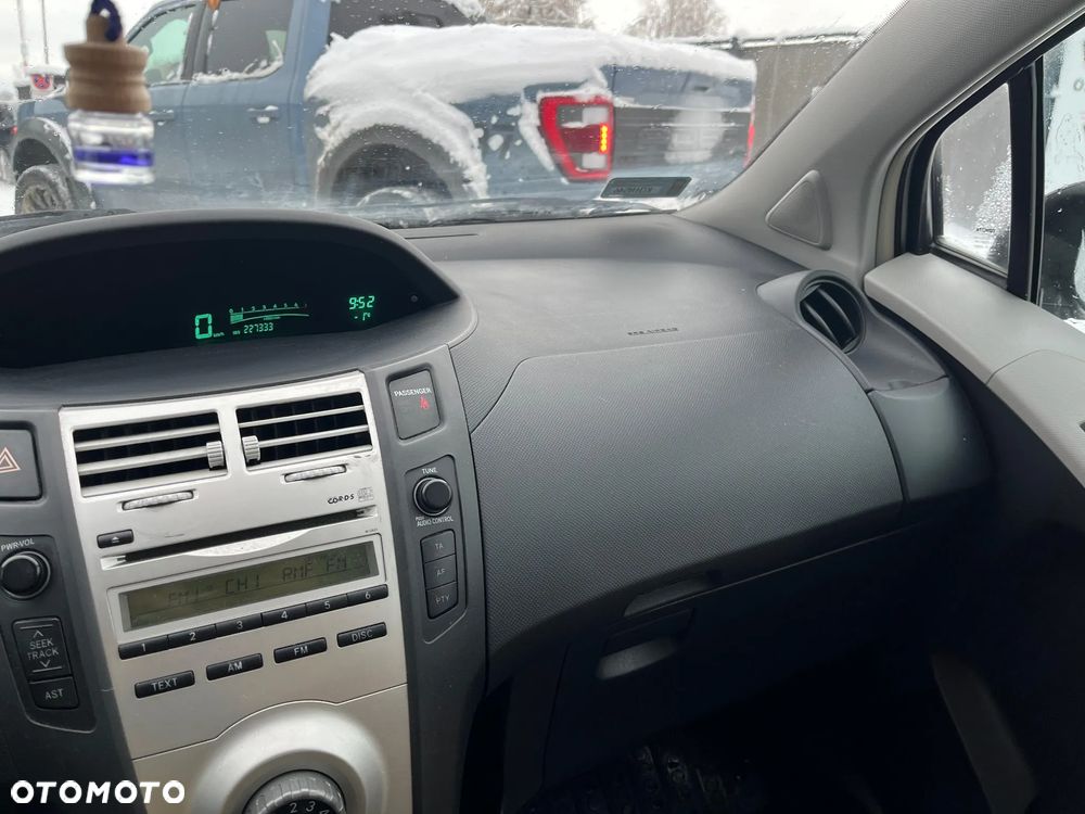 Toyota Yaris 1.0 Luna A/C - 3