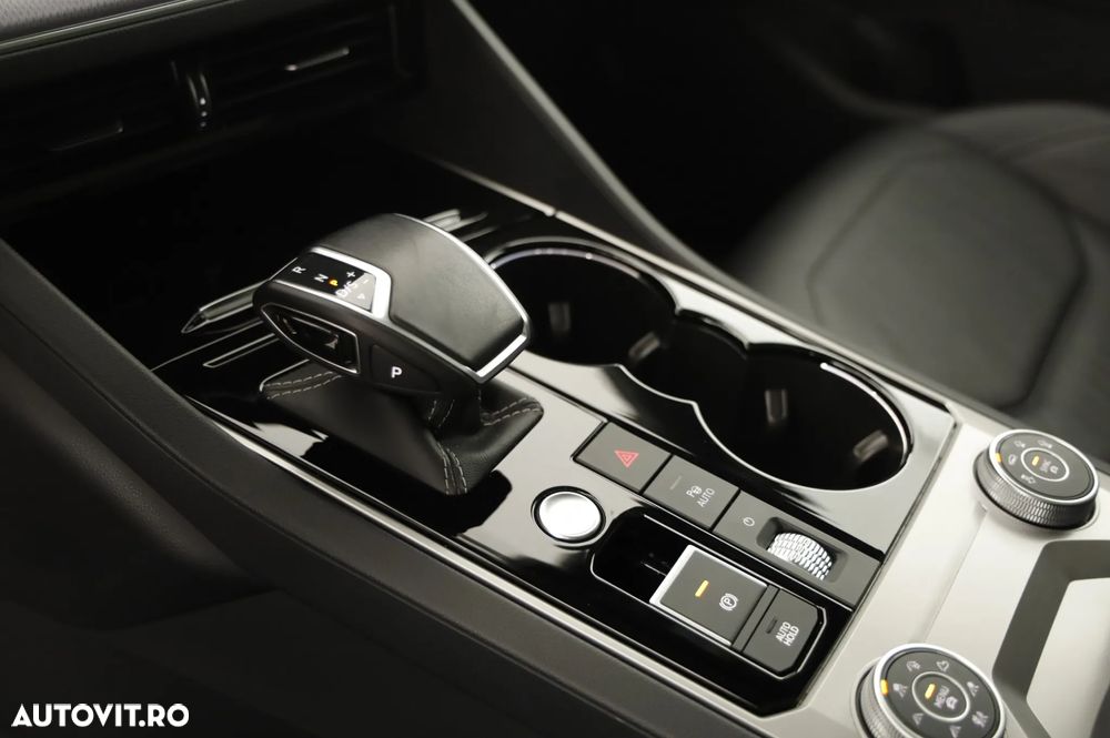 Volkswagen Touareg 3.0 V6 TDI SCR 4Motion Automatik R-Line - 14