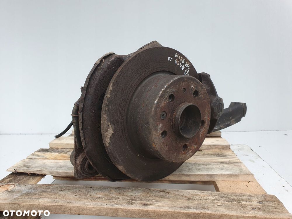 Mercedes W126 SEC 5.6 PRAWY TYLNY WAHACZ Piasta tył zacisk zawieszenie - 3