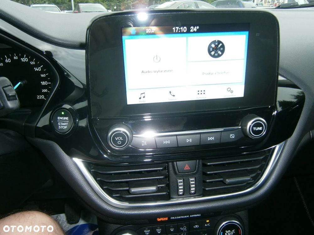 Ford Fiesta 1.0 EcoBoost S&S TITANIUM X - 36