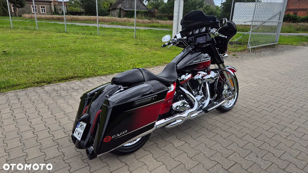 Harley-Davidson CVO Street Glide - 28