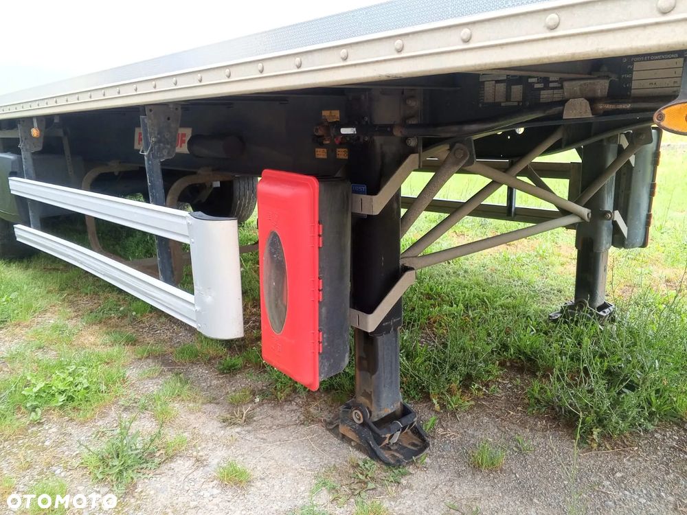 Fruehauf izoterma/ kontener / osie saf -FRANCJA - 10