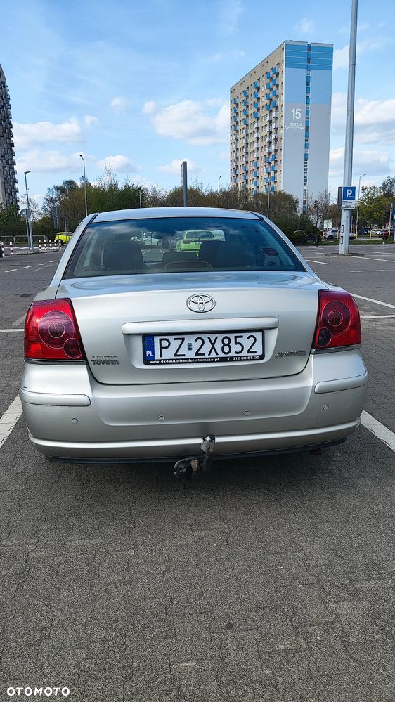Toyota Avensis 1.8 VVT-i Sol - 4