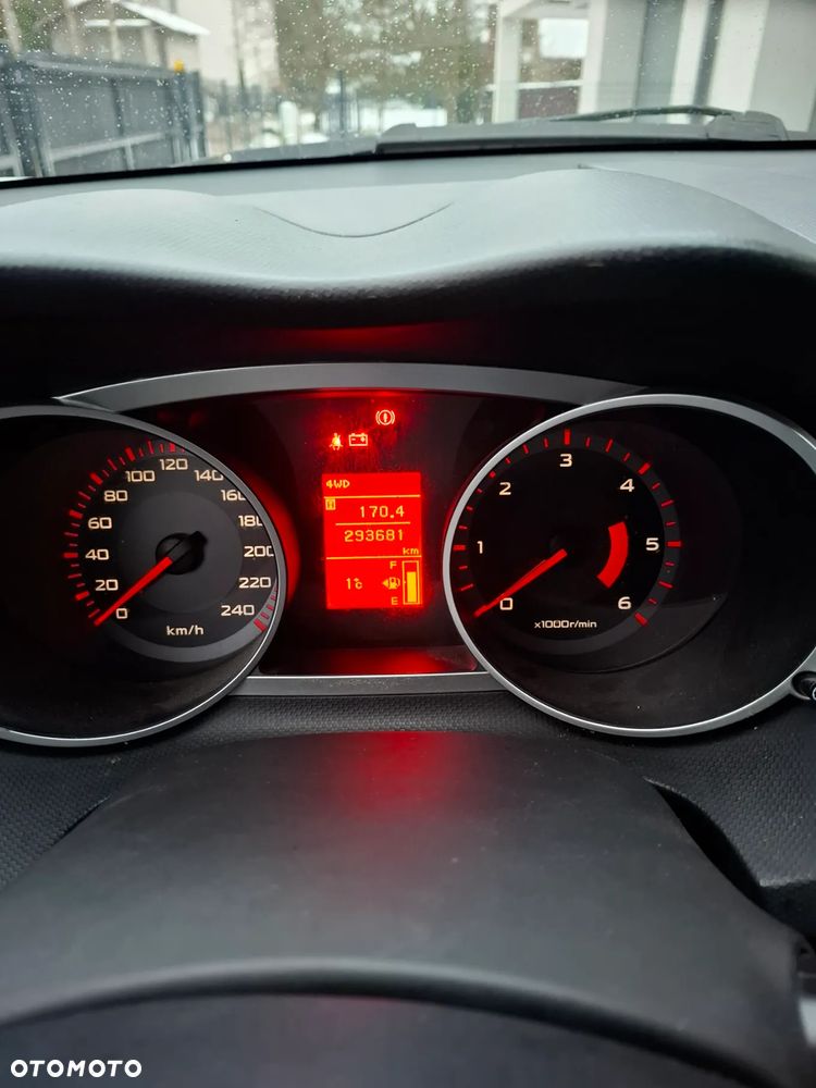 Mitsubishi Outlander - 7