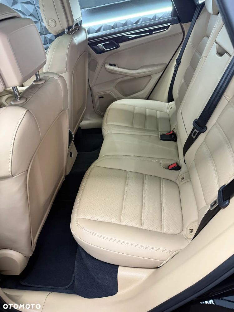 Porsche Macan - 21