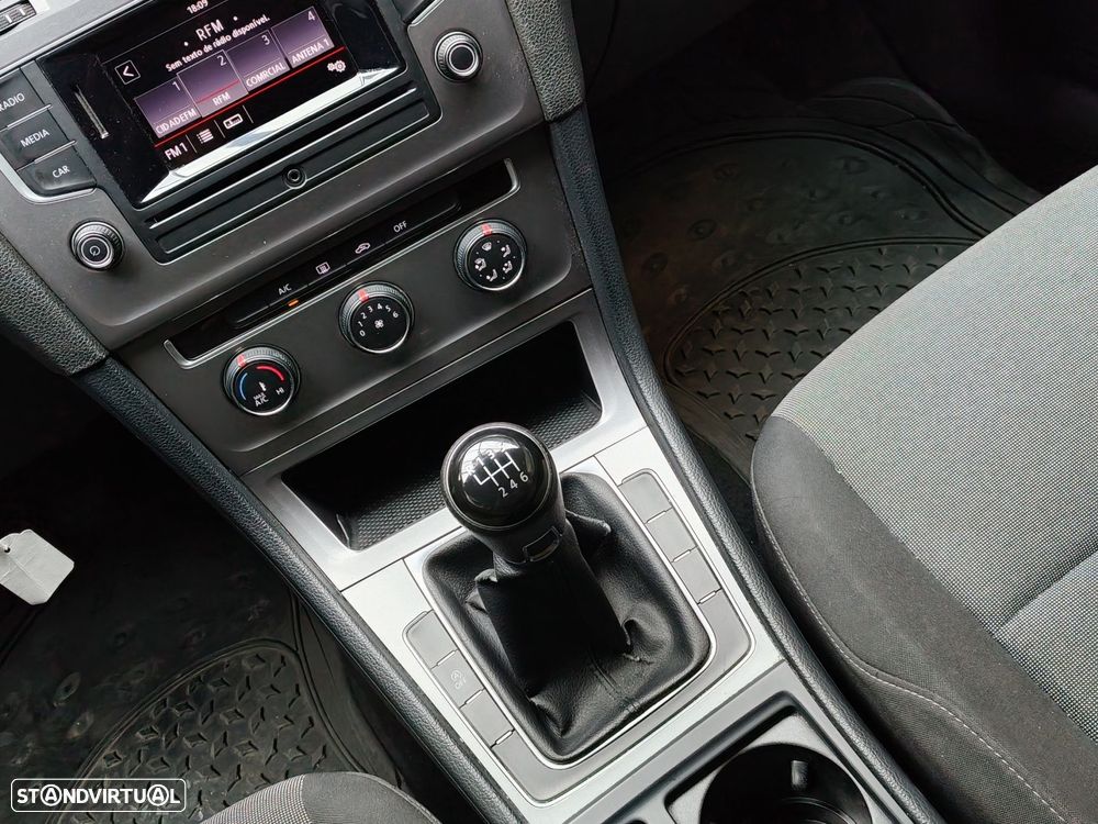VW Golf 1.6 BlueTDI Comfortline - 19