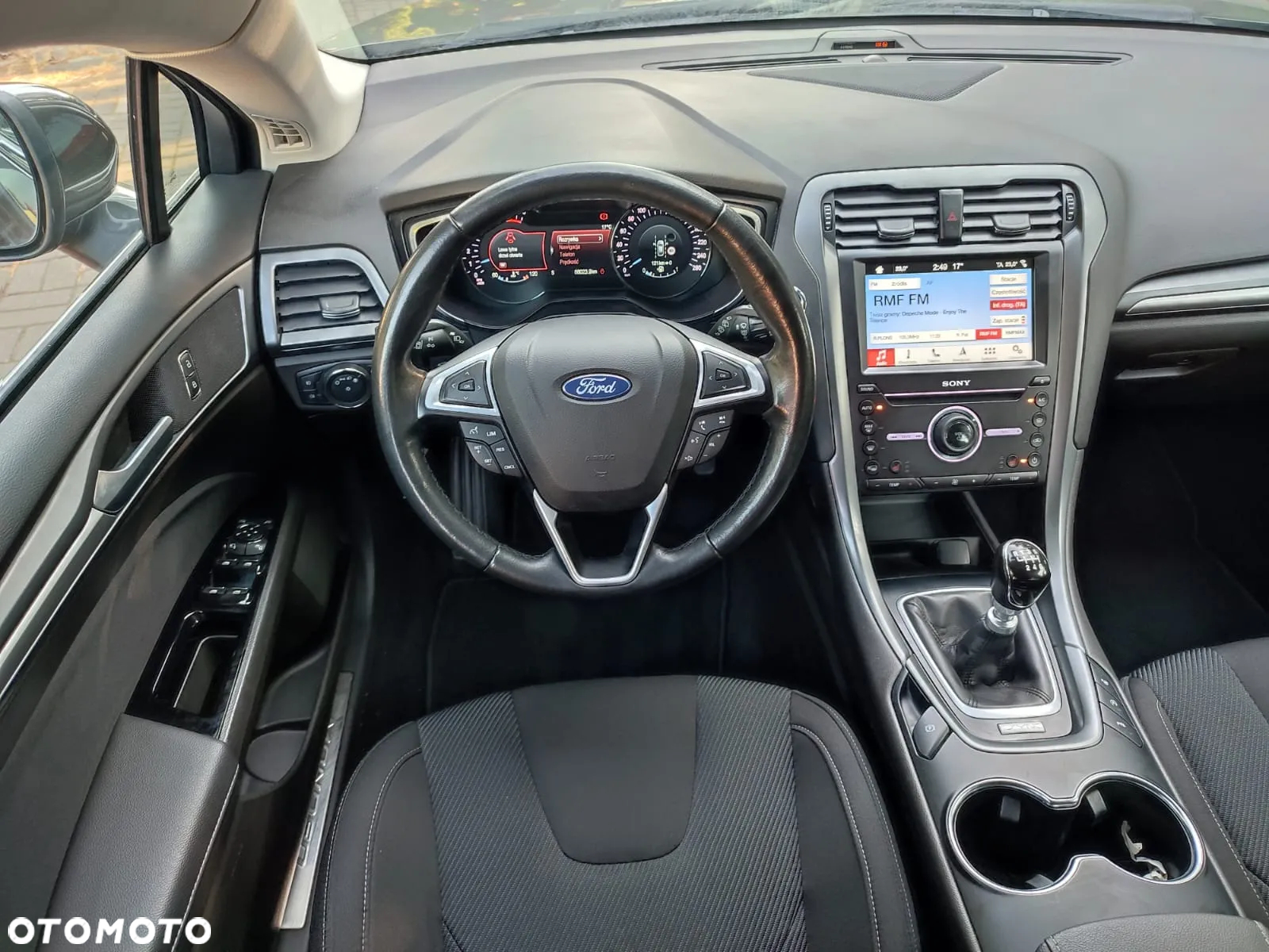 Ford Mondeo - 34