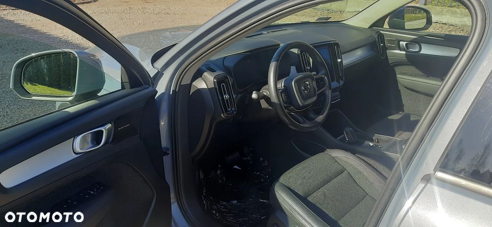 Volvo XC 40 D4 AWD Momentum Pro - 8