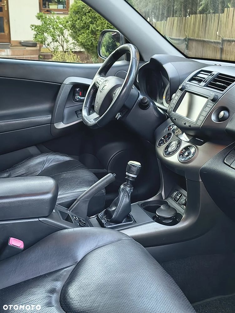 Toyota RAV4 2.2 D-4D X - 11