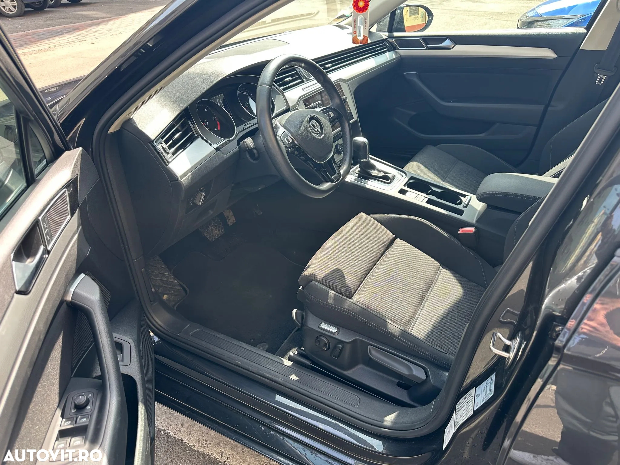 Volkswagen Passat Variant 1.6 TDI (BlueMotion Technology) DSG Comfortline - 12