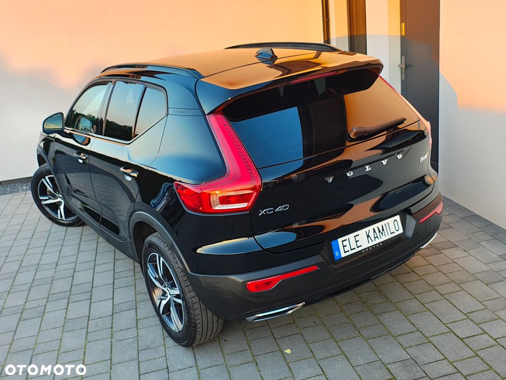 Volvo XC 40 D4 AWD Geartronic R-Design - 27