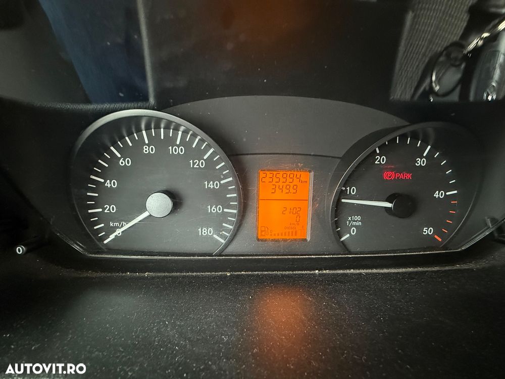 Mercedes-Benz Sprinter 6+1 locuri - 14