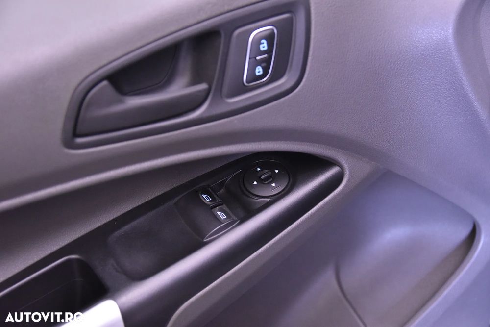 Ford Transit Connect - 12