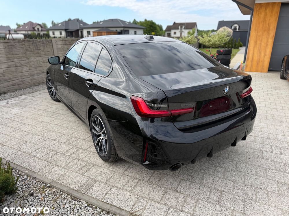 BMW Seria 3 330i xDrive M Sport - 17