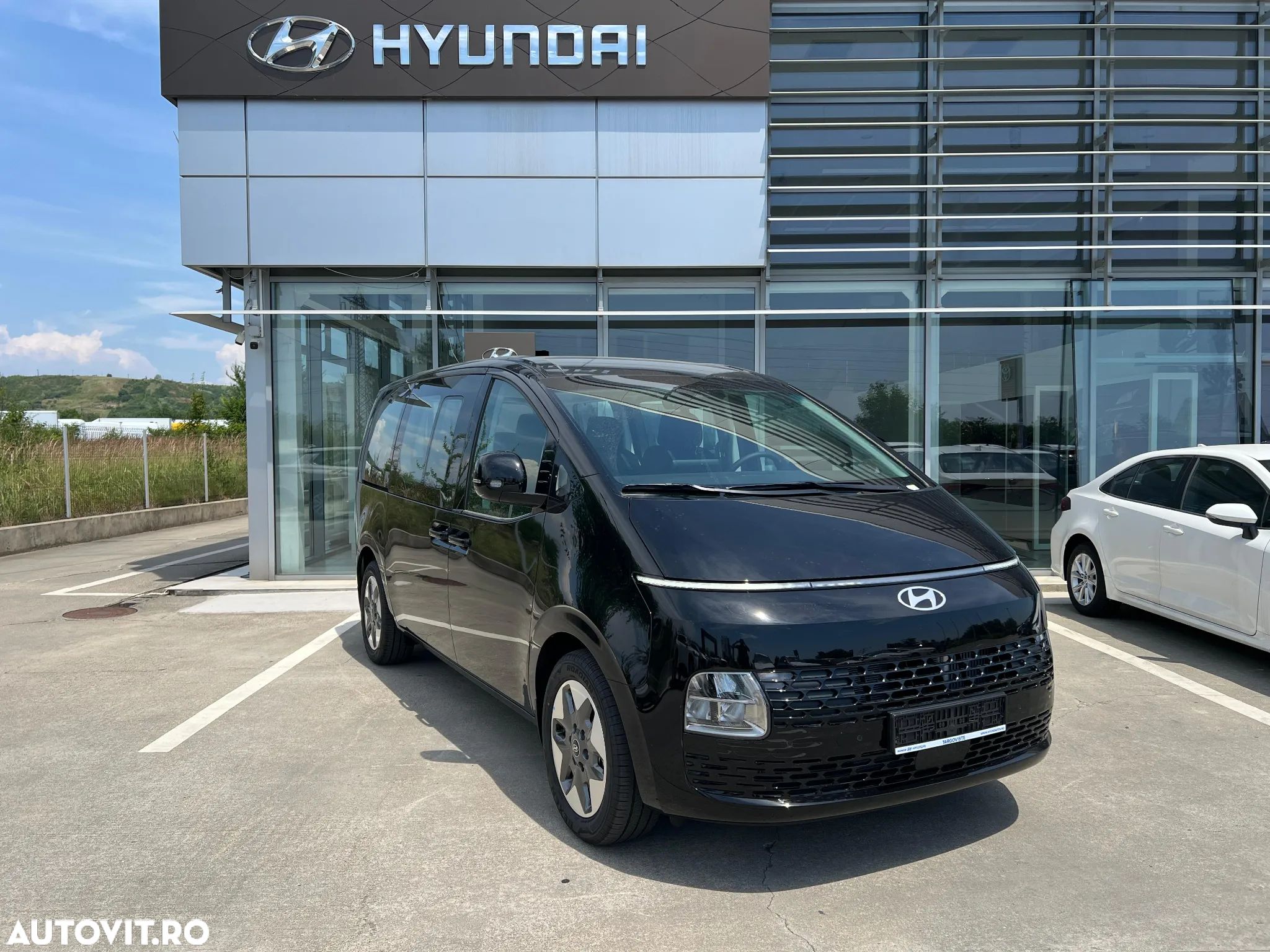 Hyundai STARIA - 1